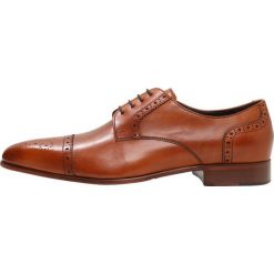 Prime Shoes Eleganckie buty crust cognac. Brązowe buty wizytowe męskie Prime Shoes, z materiału, na sznurówki. Za 799,00 zł.