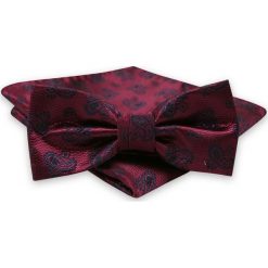 Bordowa Mucha Męska -ALTIES- z Taką Samą Poszetką, w Granatowy Wzór Paisley MUALTS0525. Czerwone muszki męskie Alties, na imprezę, w paski, eleganckie. Za 39,00 zł.