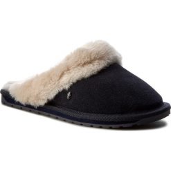 Kapcie EMU AUSTRALIA - Jolie Kids K11486 Indigo. Niebieskie kapcie damskie EMU Australia, z wełny, bez zapięcia. W wyprzedaży za 169,00 zł.