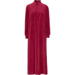 Cellbes Szlafrok ciemnoczerwony female czerwony 62/64. Czerwone szlafroki damskie Cellbes, z haftami, z satyny, bez rękawów, bez kaptura. Za 259,00 zł.