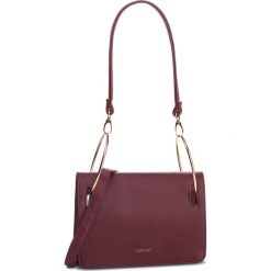 Torebka MONNARI - BAG1470-005 Red. Czerwone torebki klasyczne damskie Monnari, bez wzorów, ze skóry ekologicznej, klasyczne, duże, bez dodatków. W wyprzedaży za 79,00 zł.