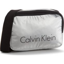 Torebka CALVIN KLEIN - City Nylon Small Cro K60K604345 910. Szare torebki klasyczne damskie marki Calvin Klein, z nylonu. W wyprzedaży za 269,00 zł.
