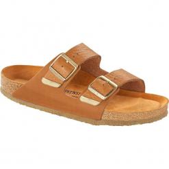 Skórzane klapki "Arizona" w kolorze jasnobrązowym - wąskie. Brązowe klapki damskie Birkenstock. W wyprzedaży za 341,95 zł.