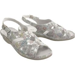 COMFORTABEL 710934-0 bunt, sandały damskie. Sandały damskie Comfortabel, bez wzorów, ze skóry, bez obcasa, na obcasie, bez zapięcia. Za 269,90 zł.