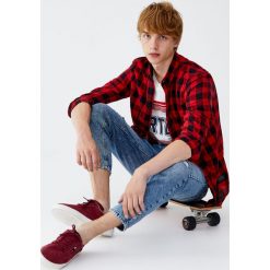 Koszula w kratkę buffalo. Czerwone koszule męskie w kratę marki Pull&Bear, m. Za 55,90 zł.