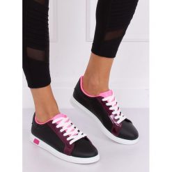 Czarne trampki CACERES. Czarne buty sportowe damskie FunKee.pl, bez wzorów, z tkaniny, na sznurówki. Za 83,99 zł.