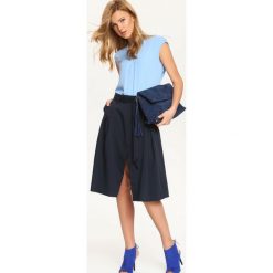 SPÓDNICA REGULARNA DAMSKA. Spódniczki damskie Top Secret, bez wzorów, z tkaniny, eleganckie, trapezowe. W wyprzedaży za 59,99 zł.