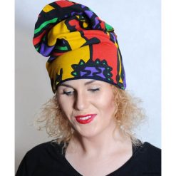 Czapka Abstrakcyjna. Czarne czapki damskie marki Pakamera, z dzianiny. Za 65,00 zł.