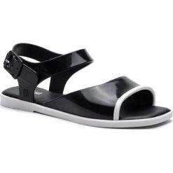 Sandały MELISSA - Crush Ad 32431 Black/White 51492. Czarne klapki damskie Melissa, bez wzorów, z tworzywa sztucznego, bez obcasa, na obcasie. Za 279,00 zł.