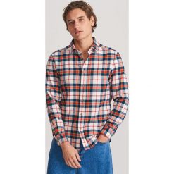 Koszula regular fit w kratę - Czerwony. Czerwone koszule męskie Reserved, xl, bez wzorów, bez kołnierzyka, bez rękawów. Za 59,99 zł.