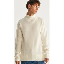 Sweter z półgolfem - Biały. Białe swetry klasyczne męskie marki Reserved, l. Za 119,99 zł.