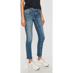 Calvin Klein Jeans - Jeansy Body. Niebieskie jeansy damskie Calvin Klein Jeans, s, bez wzorów, z elastanu, z obniżonym stanem. Za 499,90 zł.