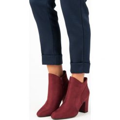 Eleganckie zamszowe botki. Botki damskie KYLIE, z zamszu, eleganckie, bez obcasa, bez zapięcia. Za 89,90 zł.