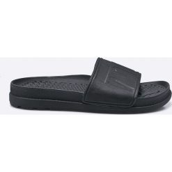 Palladium - Klapki. Czarne kapcie męskie Palladium, z gumy. W wyprzedaży za 159,90 zł.