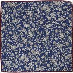 Granatowa Elegancka Męska Poszetka -ALTIES- w Kwiaty, Motyw Florystyczny POSZALTTANIA0291. Niebieskie poszetki męskie Alties, w kwiaty, z materiału, eleganckie. Za 16,90 zł.