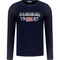 Bluza NAPAPIJRI BERTHOW LOGO CREW 1 Granatowy. Niebieskie bluzy męskie marki Napapijri, z nadrukiem, z dzianiny, z okrągłym kołnierzem, bez rękawów, bez kaptura. W wyprzedaży za 240,00 zł.