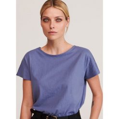 T-shirt basic - Niebieski. Niebieskie t-shirty damskie Reserved, s, bez wzorów, bez kołnierzyka. Za 49,99 zł.