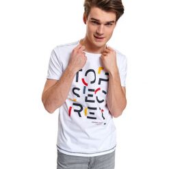 T-shirt z nadrukiem. Białe t-shirty męskie Top Secret, na lato, xl, z nadrukiem, z bawełny, wakacyjne, bez kołnierzyka, krótkie. W wyprzedaży za 24,99 zł.