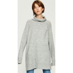 Sweter oversize z golfem - Jasny szar. Szare golfy damskie marki Sinsay, l. Za 79,99 zł.