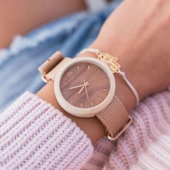Zegarek Neat Zegarek damski New Hoop drewniany klon brązowo-złoty 38mm. Brązowe zegarki damskie Neat, złote. Za 355,69 zł.