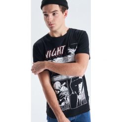 Koszulka z nadrukiem kolekcja Night Animals - Czarny. Czarne koszulki męskie marki Cropp, s, z nadrukiem, bez kołnierzyka, bez rękawów. Za 39,99 zł.