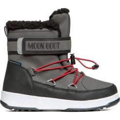 Buty MOON BOOT JR BOY BOOT WP Szary. Szare buty chłopięce sportowe marki Moon Boot, z nylonu, z paskami. Za 273,00 zł.