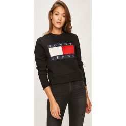 Tommy Jeans - Bluza. Niebieskie bluzy damskie Tommy Jeans, s, z nadrukiem, z bawełny, bez rękawów, bez kaptura. Za 579,90 zł.