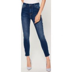 Jeansy skinny high waist - Niebieski. Niebieskie boyfriendy damskie Mohito, z jeansu. Za 149,99 zł.