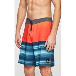 Quiksilver - Kąpielówki. Pomarańczowe kąpielówki męskie Quiksilver, m, bez wzorów, z elastanu. W wyprzedaży za 159,90 zł.