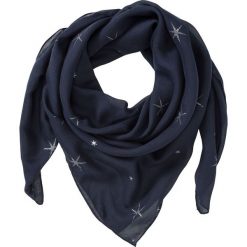 Chusta w gwiazdki bonprix ciemny denim. Niebieskie szaliki damskie bonprix, z nadrukiem, z denimu. Za 44,99 zł.