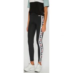 Fila - Legginsy. Różowe spodnie damskie Fila, s, z nadrukiem, z elastanu. W wyprzedaży za 159,90 zł.
