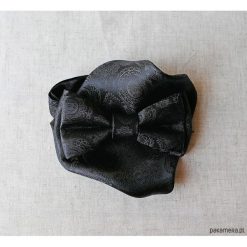 MUCHA Czarna z Poszetką w Opakowaniu. Czarne muchy męskie Pakamera, w paski, eleganckie. Za 74,00 zł.