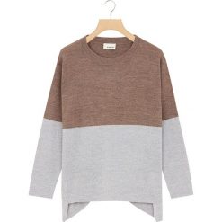 Swetry klasyczne damskie: Sweter w kolorze jasnoszarym