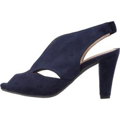 Carvela Comfort ARABELLA Szpilki bez palców navy. Niebieskie czółenka damskie marki Carvela Comfort, bez wzorów, ze skóry, z otwartym noskiem, bez obcasa, na szpilce, bez zapięcia. Za 569,00 zł.