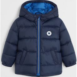 Mango Kids - Kurtka dziecięca (80 - 104) Aldo. Żółte kurtki chłopięce Mango Kids, bez wzorów, z poliesteru, krótkie, z kapturem. Za 89,90 zł.