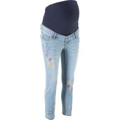 Dżinsy ciążowe 7/8 SKINNY z haftem bonprix jasnoniebieski "bleached". Niebieskie jeansy damskie bonprix, z jeansu. Za 149,99 zł.