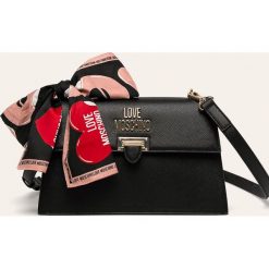 Love Moschino - Torebka. Czarne listonoszki damskie Love Moschino, w paski, ze skóry ekologicznej, na ramię, bez dodatków. W wyprzedaży za 679,90 zł.