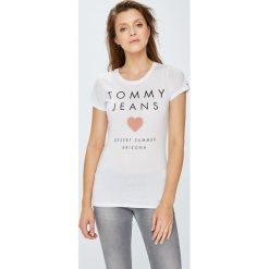 Tommy Jeans - Top. Szare topy damskie Tommy Jeans, l, z nadrukiem, z bawełny, z okrągłym kołnierzem. W wyprzedaży za 129,90 zł.