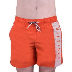 Tommy Hilfiger Plavkové kraťasy Medium Drawstring UM0UM01066 -885 Pikantny Orange (rozmiar XL). Pomarańczowe kąpielówki męskie xl. W wyprzedaży za 217,00 zł.