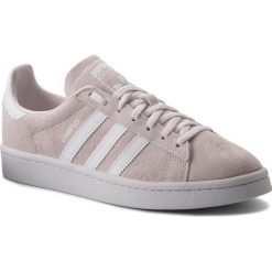 Buty adidas - Campus W CQ2106 Orctin/Ftwwht/Crywht. Różowe buty sportowe damskie Adidas, bez wzorów, z zamszu, sportowe, adidas campus. Za 399,00 zł.