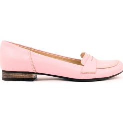Balerinki lordsy na obcasie - skóra naturalna - model 025 - kolor różowy. Różowe baleriny damskie Zapato, z jeansu, z okrągłym noskiem, na niskim obcasie, na obcasie. W wyprzedaży za 173,40 zł.