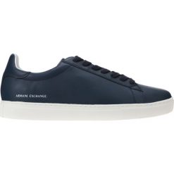 Armani Exchange Tenisówki Niebieski. Niebieskie trampki męskie Armani Exchange, bez wzorów, ze skóry, bez zapięcia. Za 783,95 zł.
