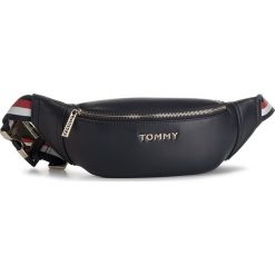 Saszetka nerka TOMMY HILFIGER - Iconic Tommy Bumbag AW0AW07328 Cjm. Niebieskie nerki damskie TOMMY HILFIGER, bez wzorów, ze skóry ekologicznej, młodzieżowe, bez dodatków. Za 539,00 zł.