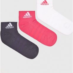 Adidas Performance - Skarpetki (3-pack). Białe skarpetki damskie marki adidas Performance, z elastanu. W wyprzedaży za 34,90 zł.