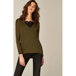 Swetry damskie: Sweter z koronkowym topem – Khaki