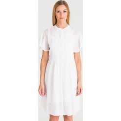 Biała sukienka Twinset My Twin. Białe sukienki damskie Twinset, na co dzień, s, z haftami, bez kołnierzyka, bez rękawów, maxi, proste. Za 275,60 zł.
