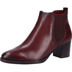 Skórzane botki w kolorze bordowym. Czerwone botki damskie Tamaris, Caprice, Marco Tozzi, s.Oliver, bez obcasa, na obcasie, bez zapięcia. W wyprzedaży za 219,95 zł.