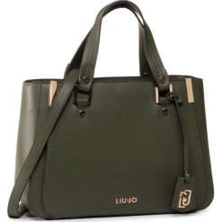Torebka LIU JO - M Satchel AA0013 E0087 Vert Militaire X0261. Zielone torebki klasyczne damskie Liu Jo, bez wzorów, ze skóry ekologicznej, klasyczne, bez dodatków. W wyprzedaży za 319,00 zł.