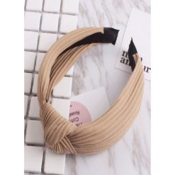 OPASKA TURBAN SUPEŁ BEIGE. Brązowe opaski damskie Fanaberia.com, bez wzorów. Za 14,99 zł.