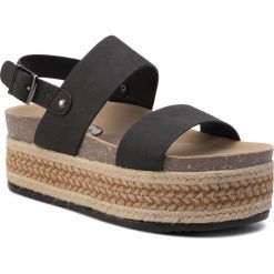 Espadryle REFRESH - 69788 Negro. Czarne espadryle damskie Refresh, bez wzorów, ze skóry ekologicznej, bez obcasa. W wyprzedaży za 129,00 zł.